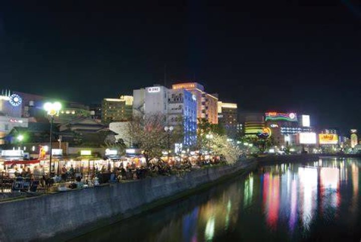 もし妻中洲本店：福岡・中洲で話題の体験型居酒屋の魅力に迫る